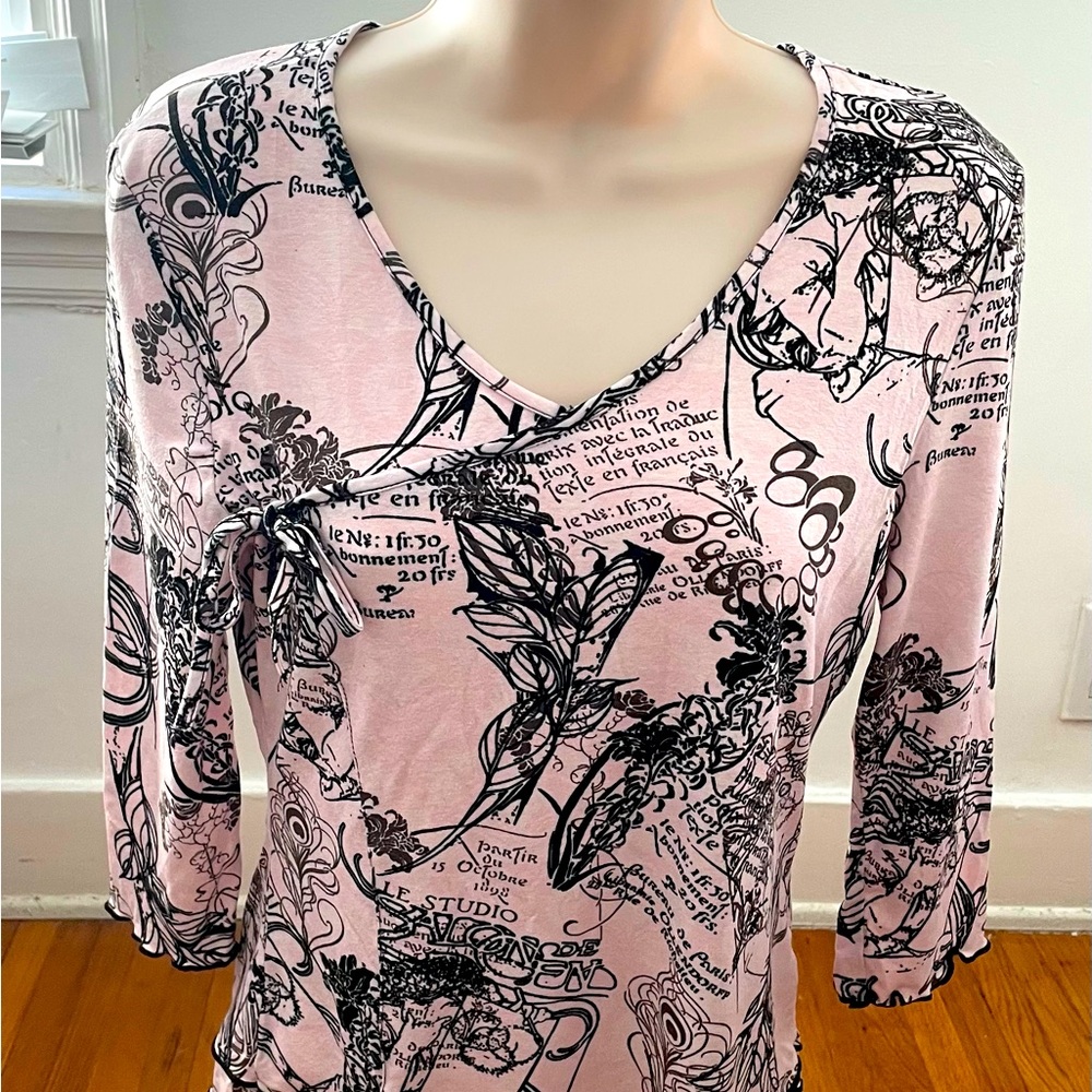 Armand Thiery Affinites French pink novelty newspaper boho blouse, size 2 art